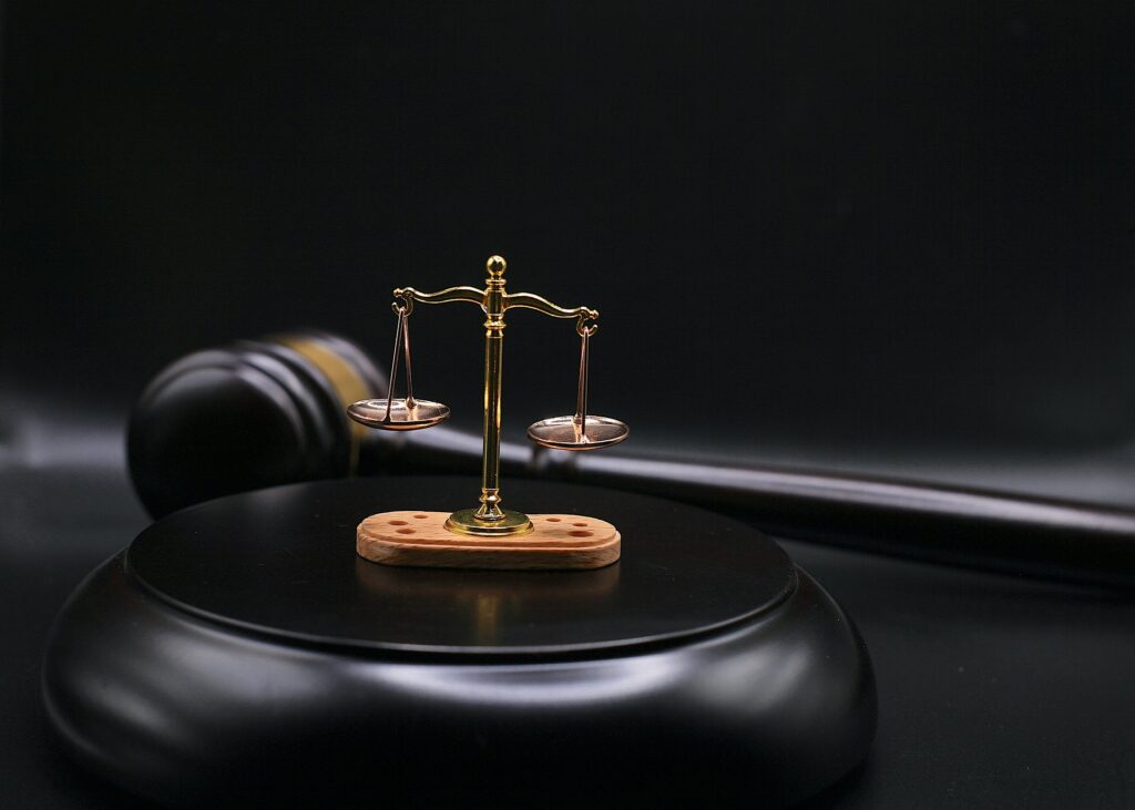 gavel-7499911_1920